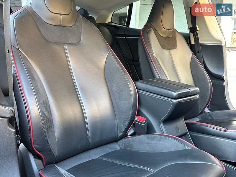 Лифтбек Tesla Model S 2014 в Киеве