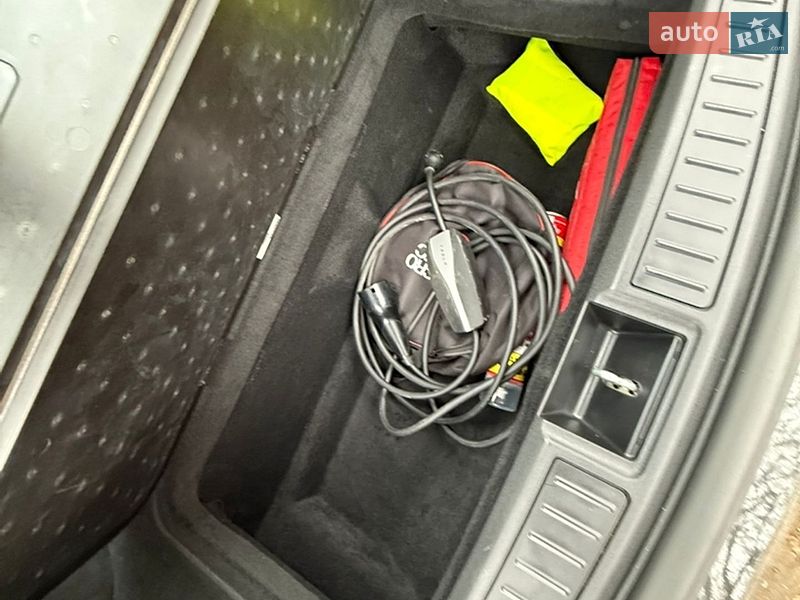Лифтбек Tesla Model S 2013 в Кременчуге