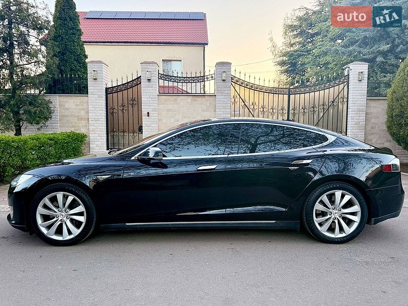 Лифтбек Tesla Model S 2015 в Одессе