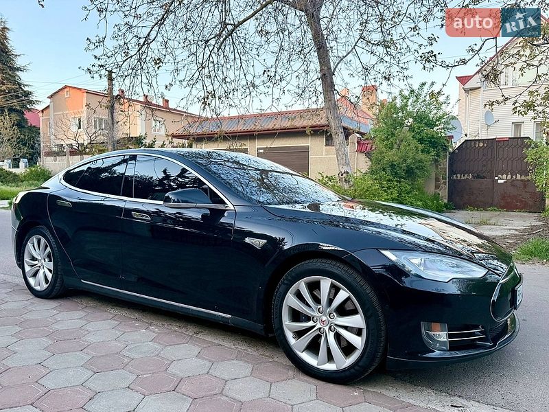 Лифтбек Tesla Model S 2015 в Одессе