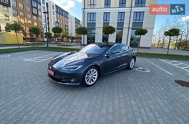 Ліфтбек Tesla Model S 2017 в Києві