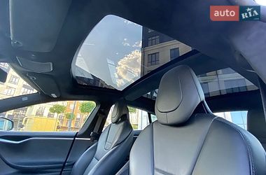 Лифтбек Tesla Model S 2017 в Киеве