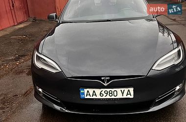 Лифтбек Tesla Model S 2017 в Киеве