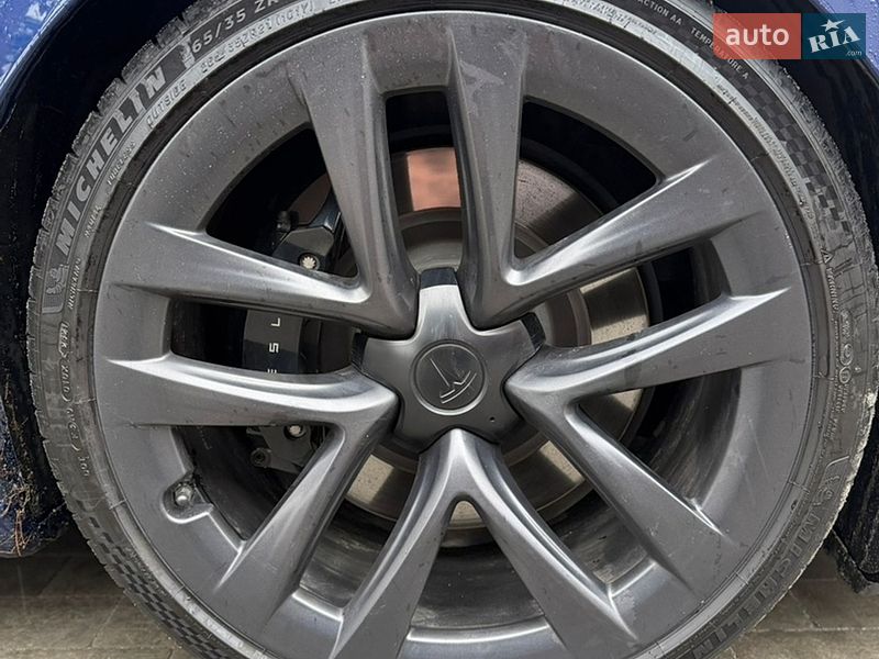 Ліфтбек Tesla Model S 2021 в Києві