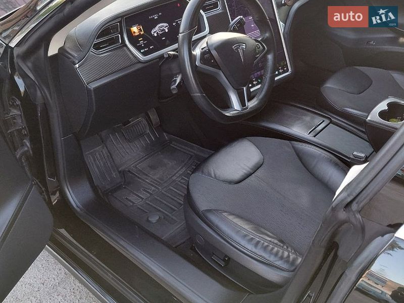 Лифтбек Tesla Model S 2013 в Киеве
