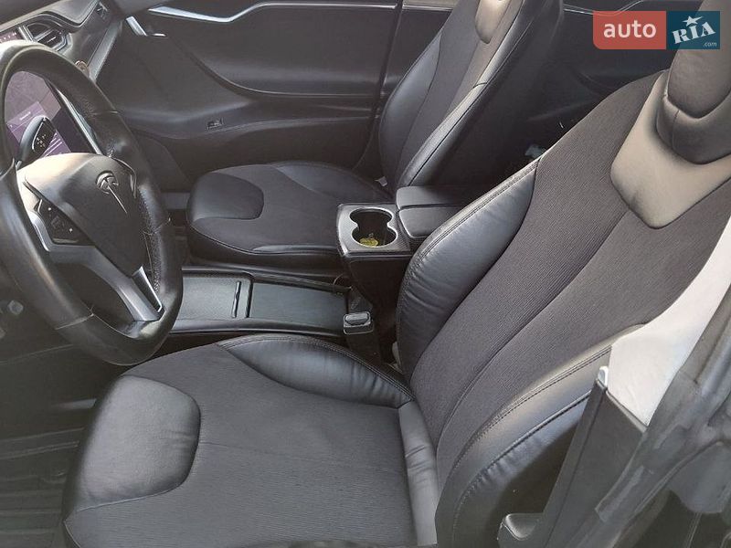 Лифтбек Tesla Model S 2013 в Киеве