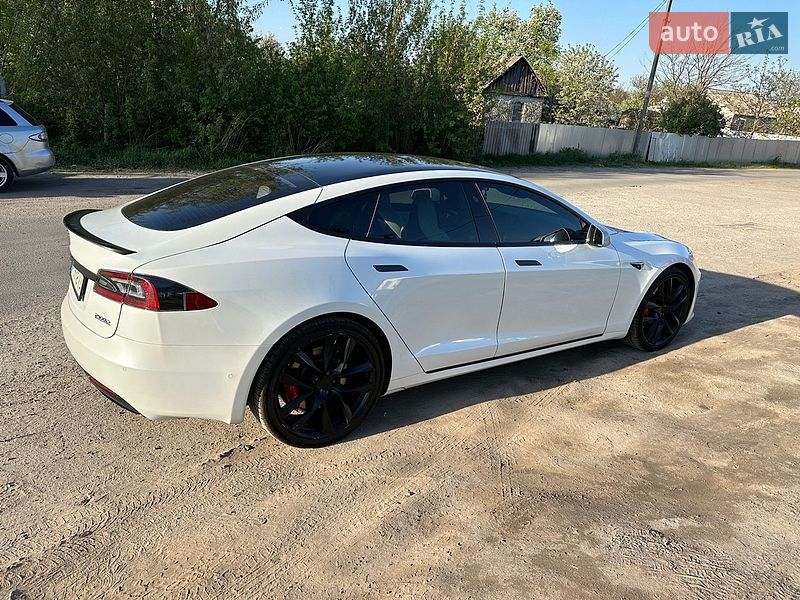 Лифтбек Tesla Model S 2018 в Василькове