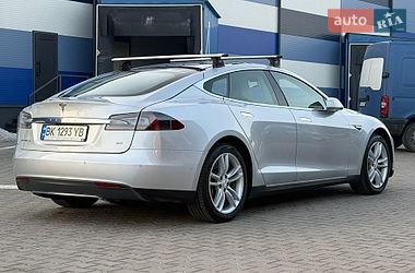 Лифтбек Tesla Model S 2014 в Ровно