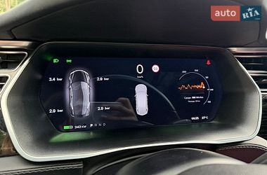 Лифтбек Tesla Model S 2018 в Клевани