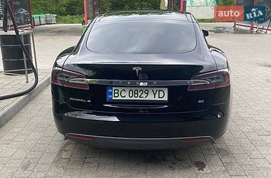 Ліфтбек Tesla Model S 2015 в Стрию