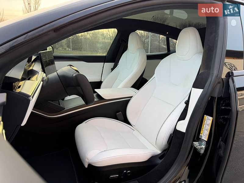 Лифтбек Tesla Model S 2024 в Запорожье