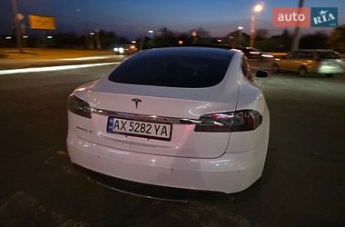 Ліфтбек Tesla Model S 2016 в Харкові