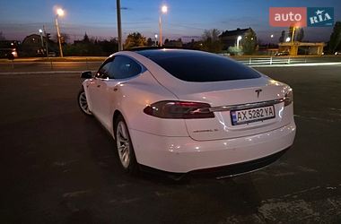 Ліфтбек Tesla Model S 2016 в Харкові