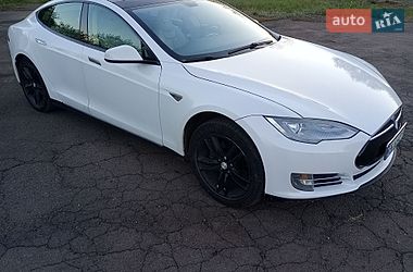 Ліфтбек Tesla Model S 2013 в Сарнах