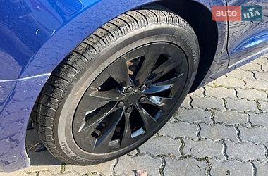 Лифтбек Tesla Model S 2017 в Кременчуге