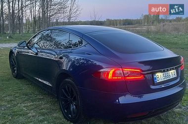 Ліфтбек Tesla Model S 2017 в Пирятині