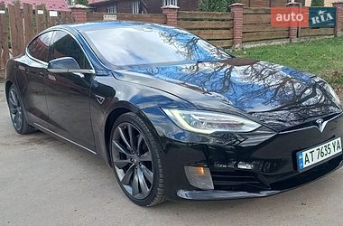 Лифтбек Tesla Model S 2016 в Ивано-Франковске