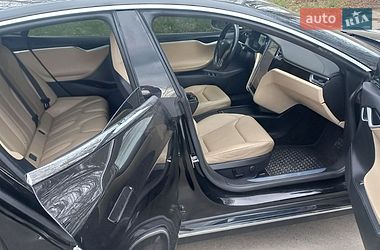 Лифтбек Tesla Model S 2016 в Ивано-Франковске