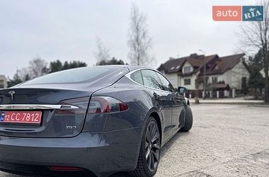 Ліфтбек Tesla Model S 2018 в Львові
