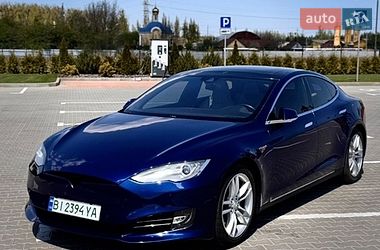 Лифтбек Tesla Model S 2015 в Виннице
