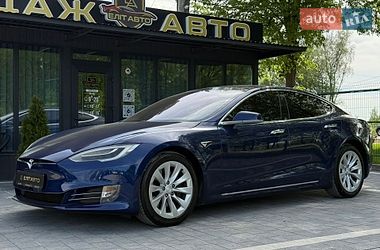 Ліфтбек Tesla Model S 2017 в Івано-Франківську