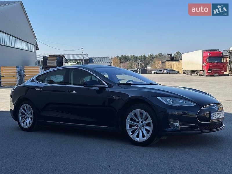 Ліфтбек Tesla Model S 2013 в Вінниці
