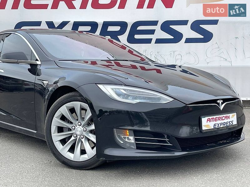 Ліфтбек Tesla Model S 2016 в Києві
