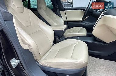 Ліфтбек Tesla Model S 2016 в Києві