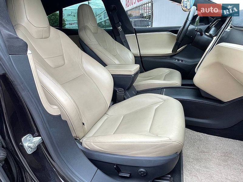 Ліфтбек Tesla Model S 2016 в Києві