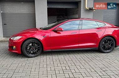 Ліфтбек Tesla Model S 2014 в Черкасах