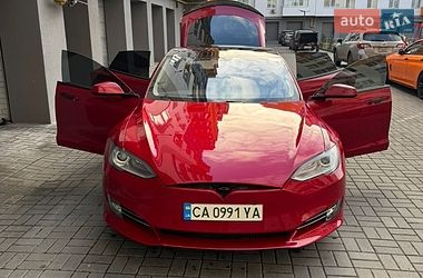 Ліфтбек Tesla Model S 2014 в Черкасах