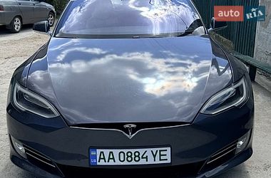 Лифтбек Tesla Model S 2017 в Киеве