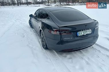 Ліфтбек Tesla Model S 2016 в Городку