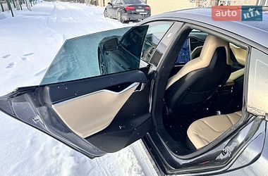 Ліфтбек Tesla Model S 2016 в Городку