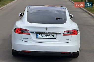 Лифтбек Tesla Model S 2015 в Киеве