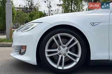 Лифтбек Tesla Model S 2015 в Киеве