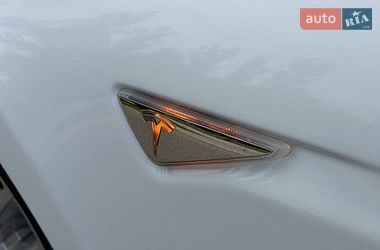 Лифтбек Tesla Model S 2015 в Киеве
