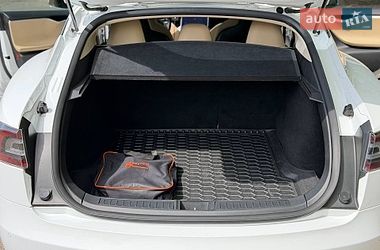 Лифтбек Tesla Model S 2015 в Киеве