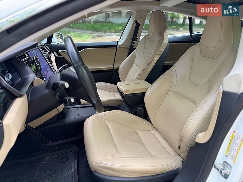 Лифтбек Tesla Model S 2015 в Киеве
