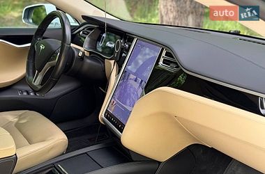 Лифтбек Tesla Model S 2015 в Киеве