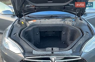 Лифтбек Tesla Model S 2013 в Львове