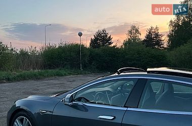 Лифтбек Tesla Model S 2013 в Львове