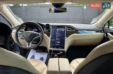 Ліфтбек Tesla Model S 2015 в Львові