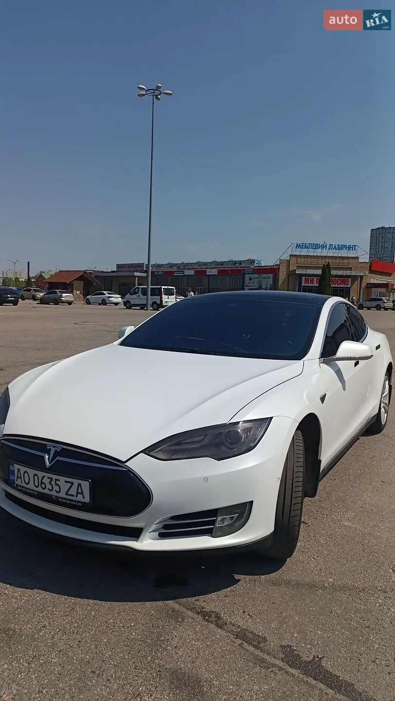 2014 Tesla Model S - фото 1