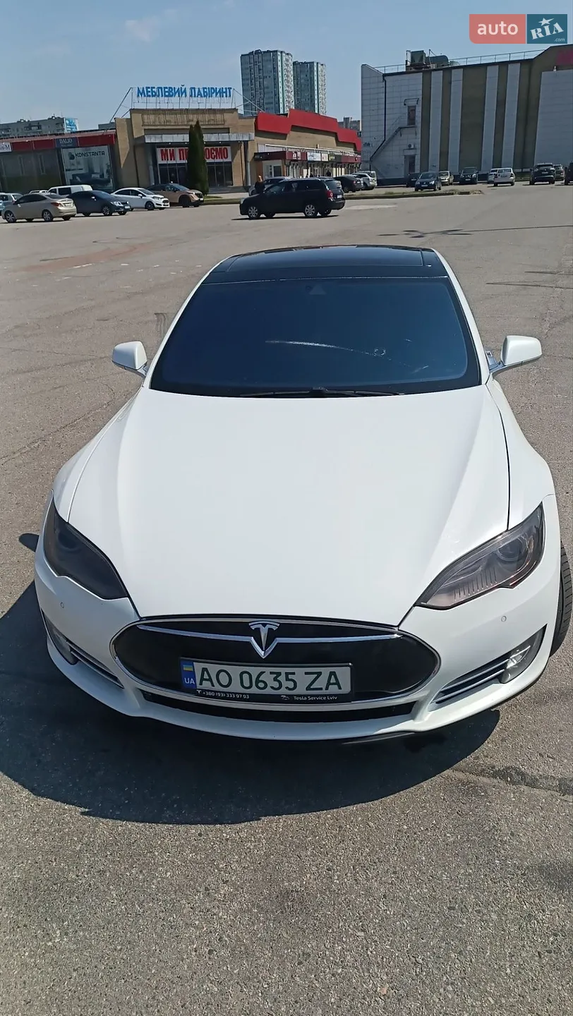 2014 Tesla Model S - мініатюра 2