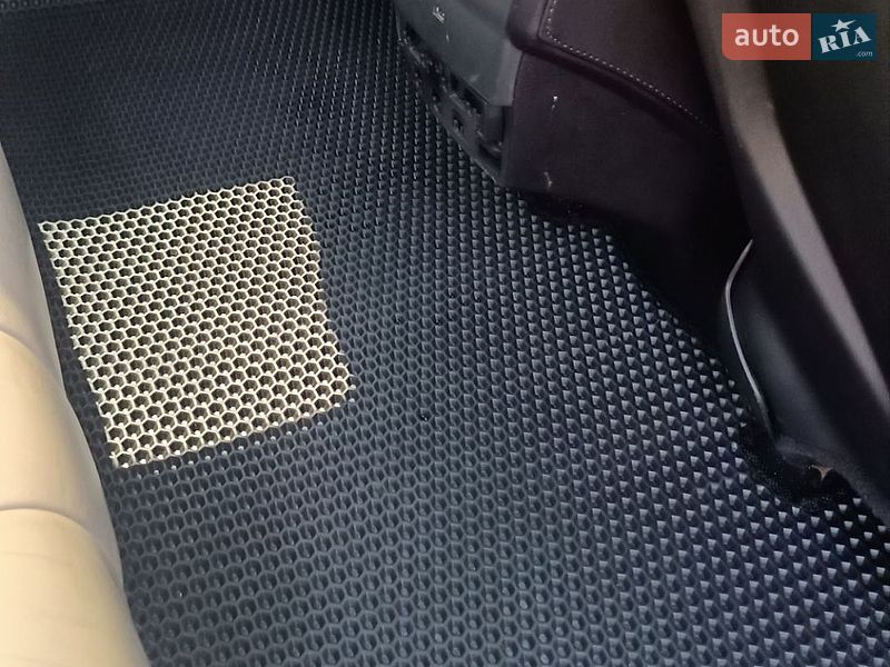 Лифтбек Tesla Model S 2014 в Харькове