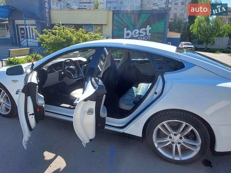 Лифтбек Tesla Model S 2013 в Харькове