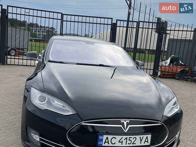 Ліфтбек Tesla Model S 2014 в Києві