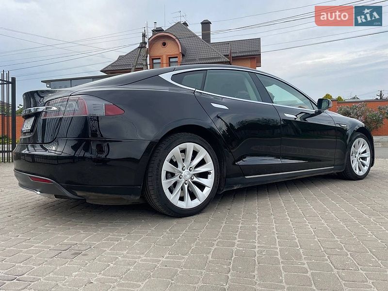 Ліфтбек Tesla Model S 2014 в Києві