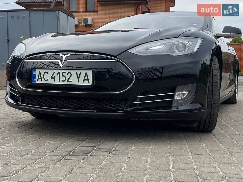 Ліфтбек Tesla Model S 2014 в Києві